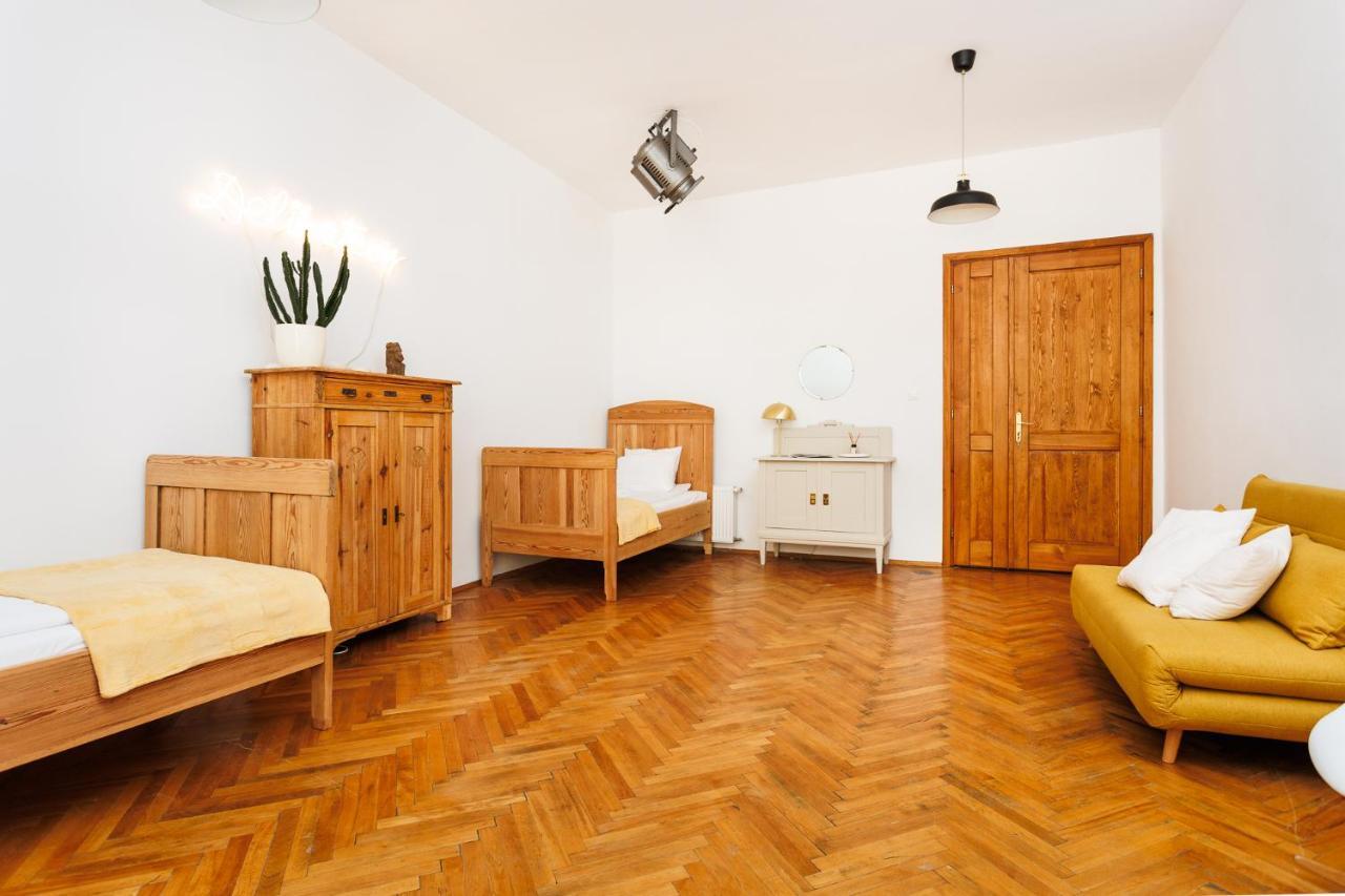 Apartment Rustic Charm *